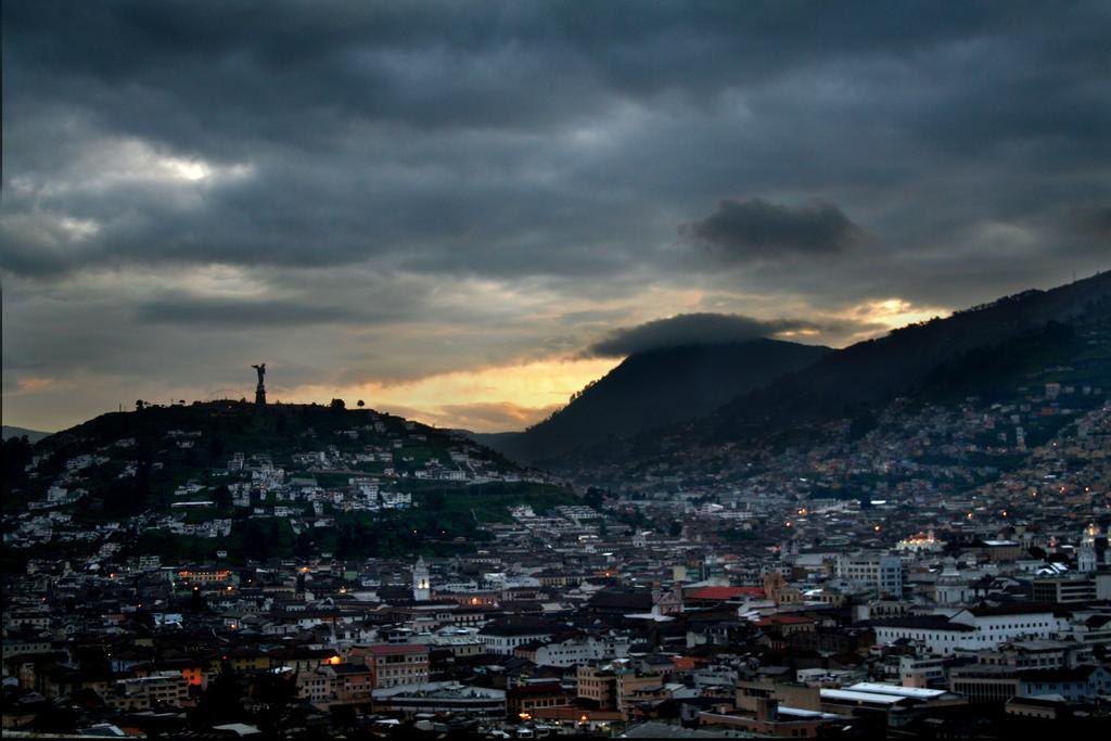 Hotel Huasi Continental Quito Exteriér fotografie